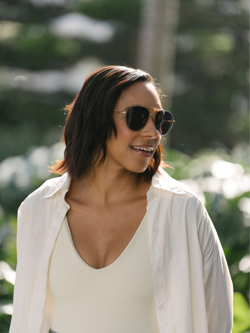 空澄セナ　lrp Serona 61 Light Gold / Nova Sunglasses – RAEN